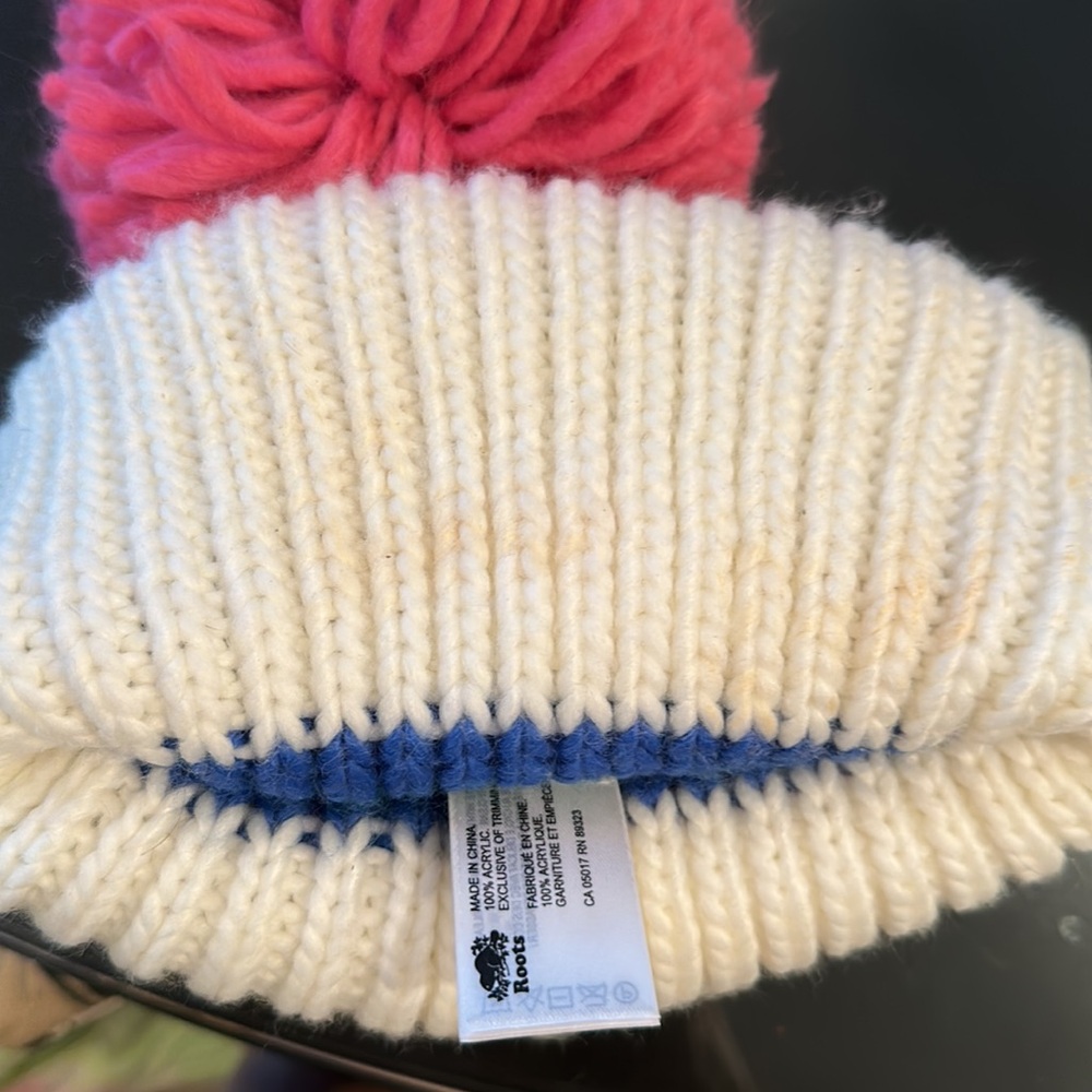 BNWOT Roots toque - Picture 4 of 4